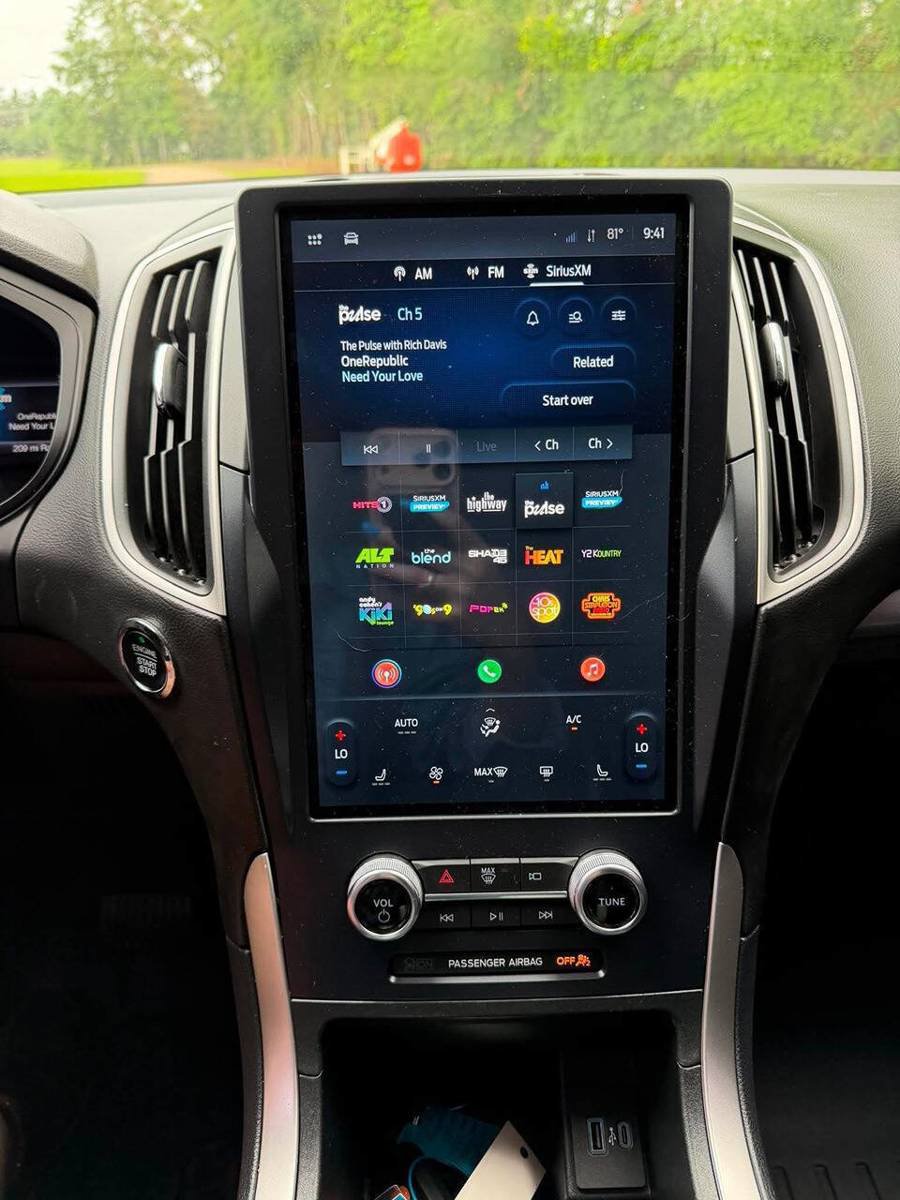 Used 2023 Ford Edge SEL AWD/4WD image 5