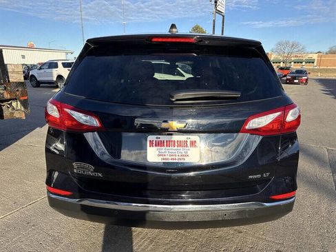 Used 2020 Chevrolet Equinox LT w/ Driver Convenience Package image 6