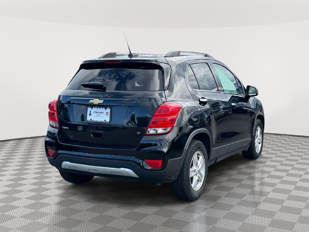 Used 2019 Chevrolet Trax LT w/ LT Convenience Package FWD image 4