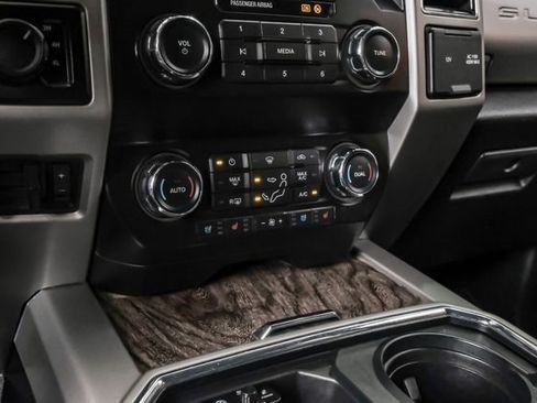 Used 2019 Ford F250 Lariat w/ Lariat Value Package image 21