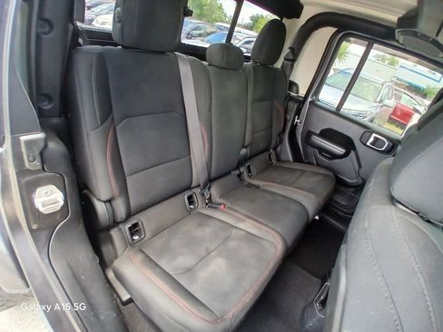 Used 2021 Jeep Gladiator Rubicon w/ Safety Group AWD/4WD image 12