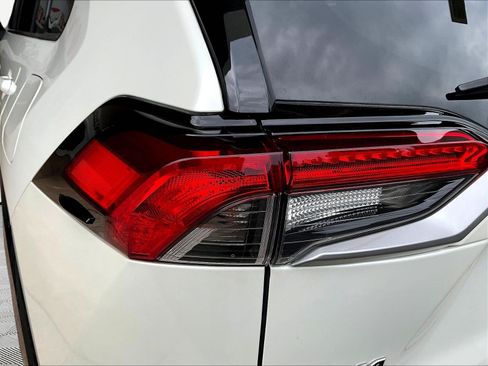 Used 2022 Toyota RAV4 XSE AWD/4WD image 23