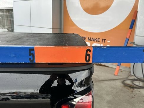 Used 2018 GMC Sierra 1500 SLT w/ SLT Premium Package image 16