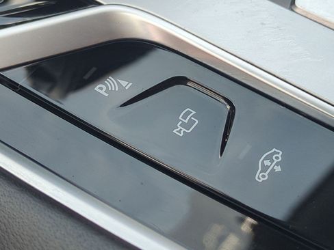Used 2022 BMW M760i xDrive AWD/4WD image 37