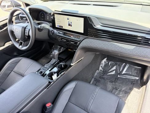 Used 2025 Toyota Camry XLE w/ Premium Plus Package FWD image 13