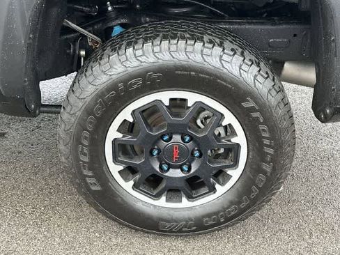 Used 2024 Toyota Tacoma TRD Off-Road AWD/4WD image 5