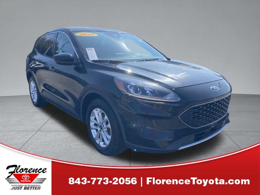 Used 2021 Ford Escape SE FWD image 1