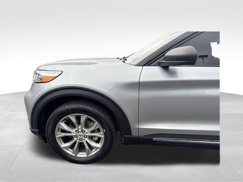 Certified 2023 Ford Explorer XLT w/ Equipment Group 202A AWD/4WD image 36