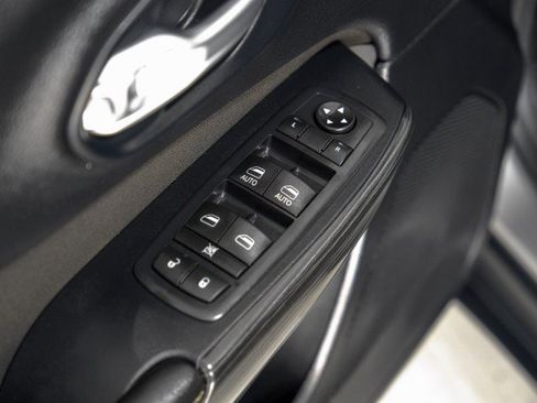 Used 2016 Jeep Cherokee Latitude w/ Cold Weather Group AWD/4WD image 47