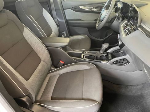 Used 2025 Chevrolet TrailBlazer LT image 34