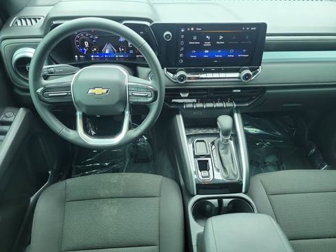 Used 2024 Chevrolet Colorado LT image 15