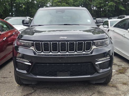 Used 2025 Jeep Grand Cherokee Limited RWD image 2