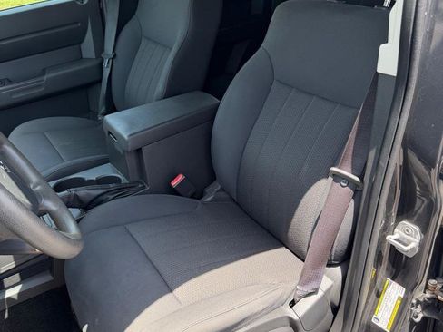 Used 2011 Dodge Nitro Heat w/ Popular Equipment Group RWD image 4