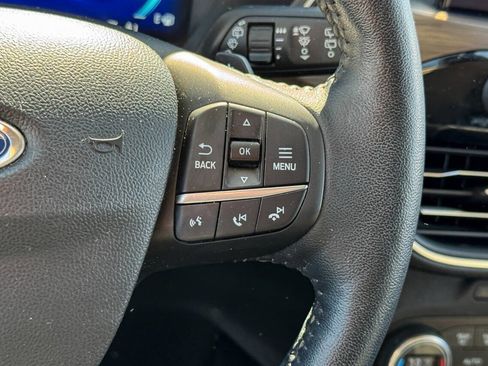 Used 2020 Ford Escape Titanium image 28