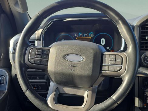 Used 2022 Ford F150 Lariat w/ Tow Technology Package image 13