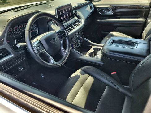 Used 2021 Chevrolet Tahoe Z71 w/ Luxury Package AWD/4WD image 10