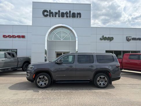 Used 2023 Jeep Wagoneer Series II w/ Convenience Group I AWD/4WD image 1