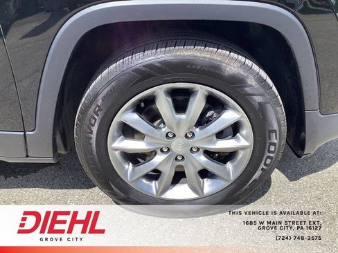 Used 2017 Jeep Cherokee Limited AWD/4WD image 9