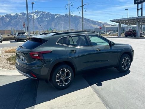 New 2026 Chevrolet Trax LT w/ Driver Confidence Package FWD image 25