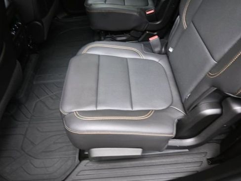 Used 2021 Chevrolet Traverse Premier w/ LPO, Floor Liner Package AWD/4WD image 23