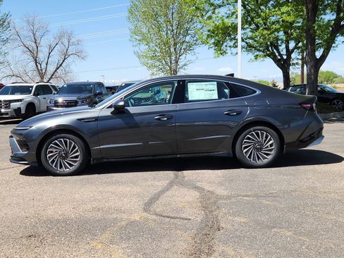 New 2026 Hyundai Sonata SEL FWD image 2