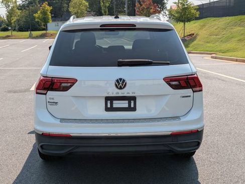 Used 2023 Volkswagen Tiguan SE AWD/4WD image 5