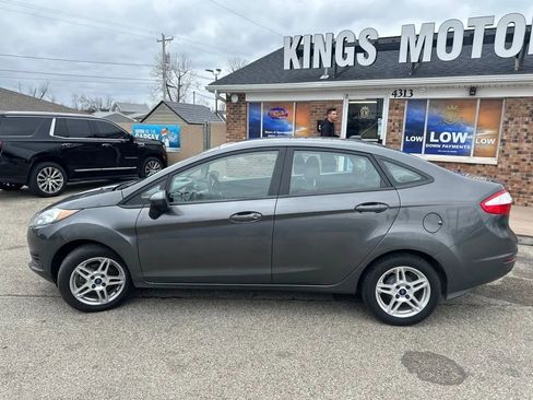Used 2018 Ford Fiesta SE FWD image 2