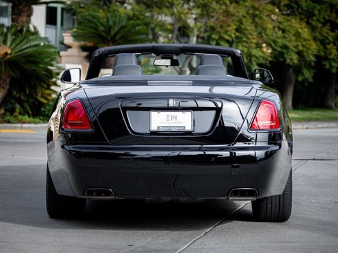 Used 2019 Rolls-Royce Dawn image 34