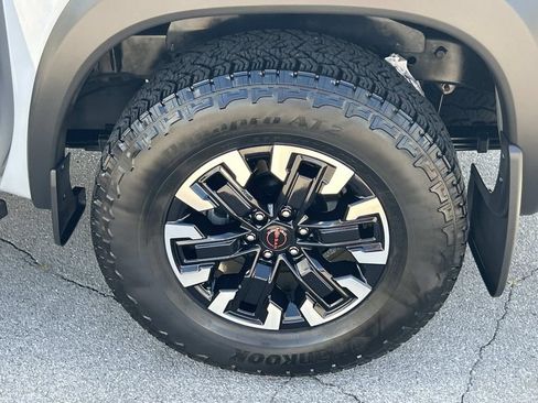 Used 2023 Nissan Frontier Pro-X w/ Pro Convenience Package RWD image 17