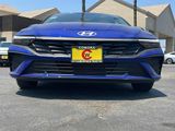 Certified 2025 Hyundai Elantra SE image 4
