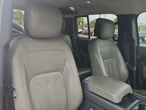 Used 2020 Land Rover Defender 110 HSE image 28