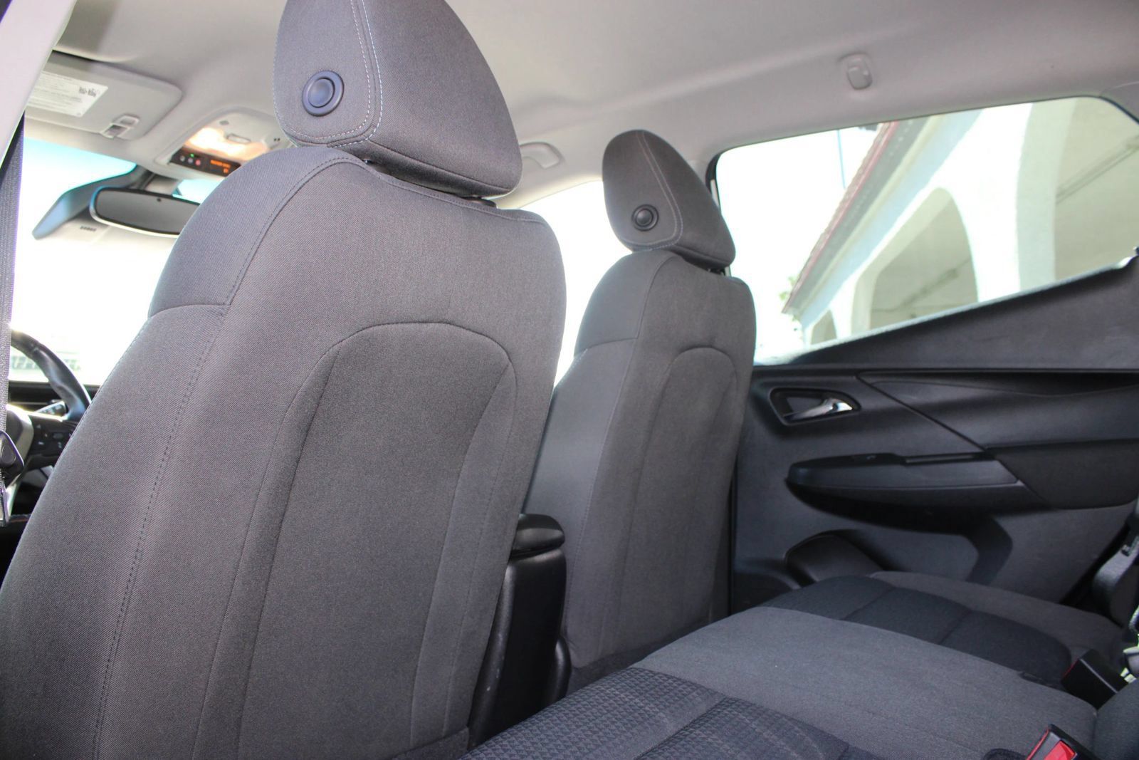 Used 2022 Chevrolet Bolt LT FWD image 11