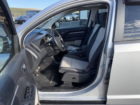 Used 2009 Dodge Journey SXT w/ Premium Convenience Group AWD/4WD image 10