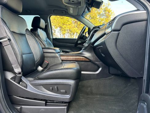 Used 2015 Chevrolet Suburban LT image 20