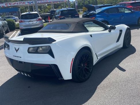 Used 2015 Chevrolet Corvette Z06 w/ 3LZ Preferred Equipment Group image 5
