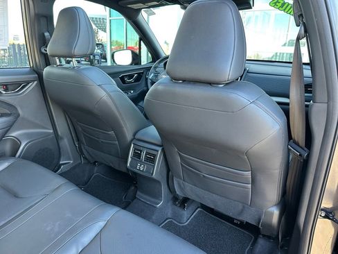 Used 2025 Subaru Forester Limited image 17