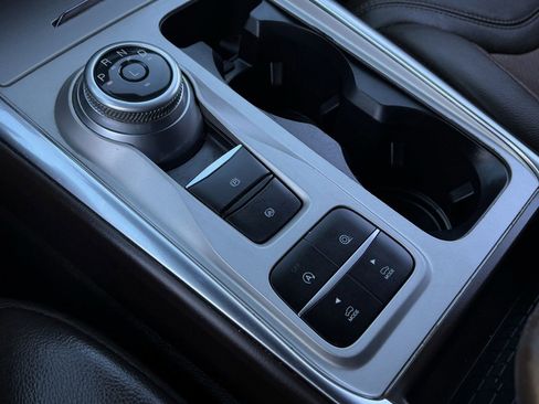 Used 2022 Ford Explorer King Ranch w/ Technology Package image 19