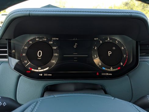 New 2025 Land Rover Range Rover SV image 38