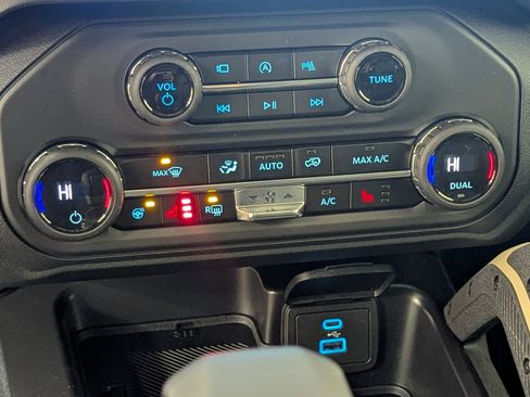 New 2025 Ford Bronco Badlands image 26