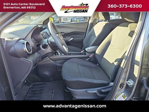 Used 2023 Nissan Kicks SV image 18