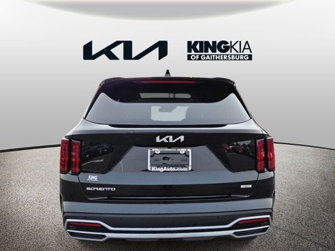 Certified 2023 Kia Sorento SX Prestige w/ Panoramic Sunroof Package AWD/4WD image 4