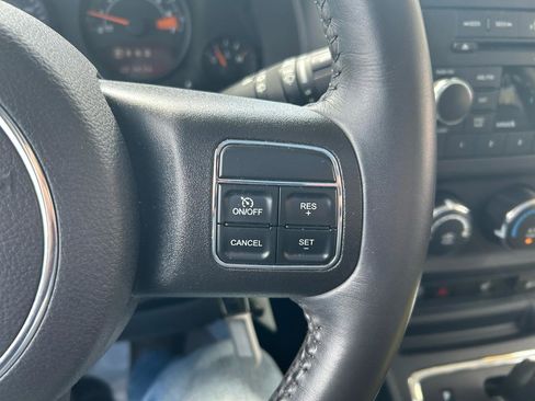 Used 2016 Jeep Patriot High Altitude AWD/4WD image 20