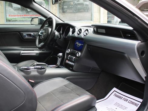 Used 2017 Ford Mustang GT Premium RWD image 8