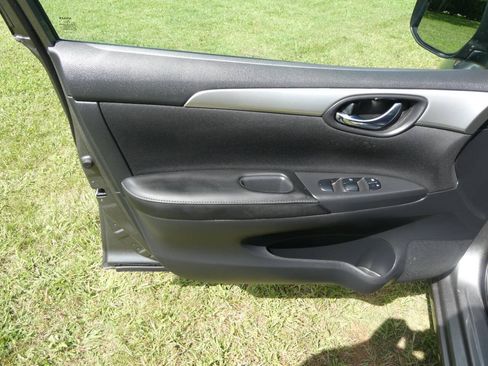 Used 2019 Nissan Sentra S FWD image 16