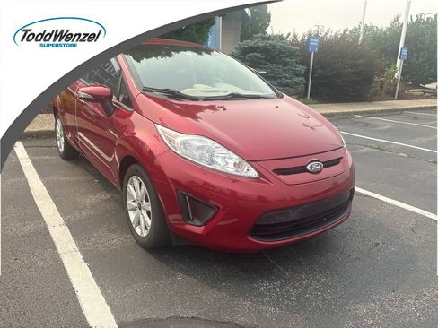 Used 2013 Ford Fiesta SE FWD image 1
