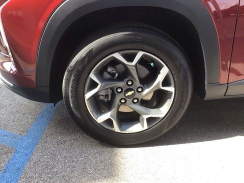 Used 2024 Chevrolet Trax LT w/ Driver Confidence Package image 11