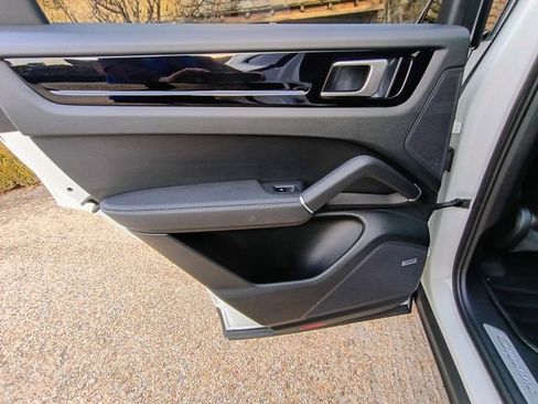 Used 2020 Porsche Cayenne Base image 58
