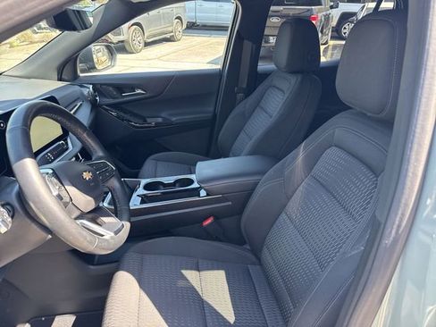 Used 2025 Chevrolet Equinox LT w/ Safety and Technology Package AWD/4WD image 18