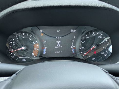 Used 2024 Jeep Compass Latitude AWD/4WD image 23