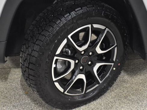 Certified 2025 Jeep Compass Trailhawk image 11